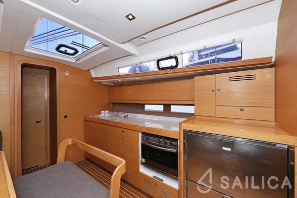 Dufour 460 GL - Yacht Charter Sailica