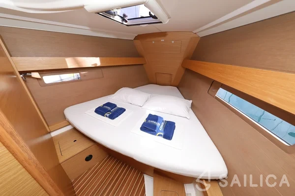 Dufour 412 GL - Yacht Charter Sailica