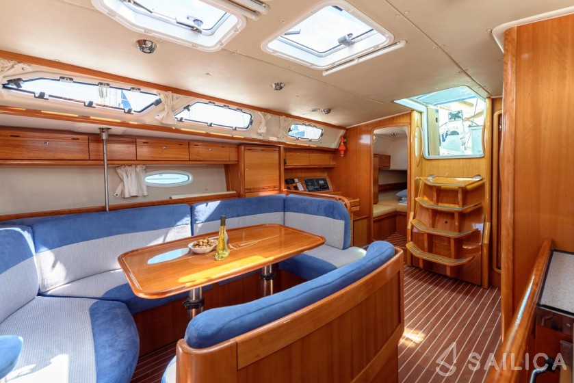 Bavaria 40 Cruiser - Yacht Charter Sailica