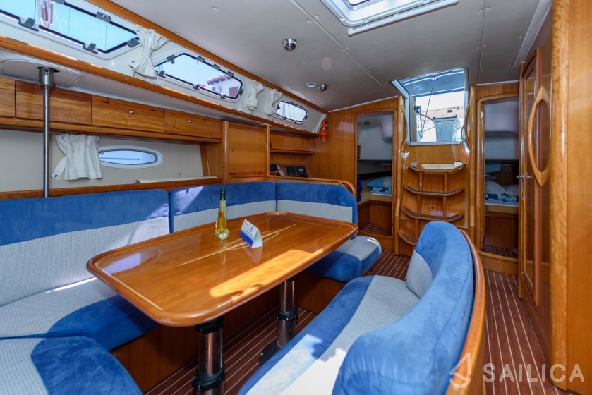 Bavaria 40 Cruiser - Yacht Charter Sailica