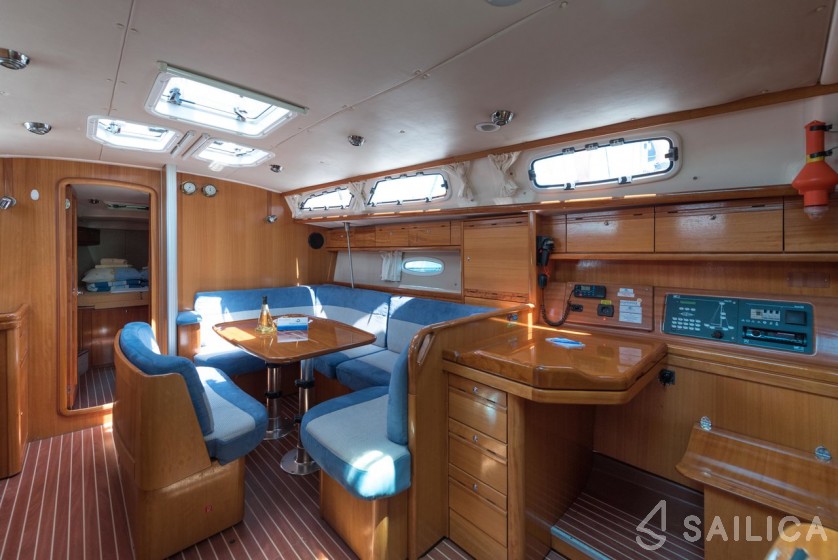 Bavaria 40 Cruiser - Yacht Charter Sailica