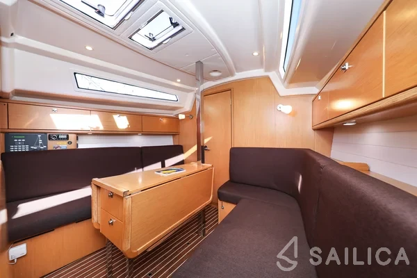 Bavaria 34 Cruiser - Yacht Charter Sailica