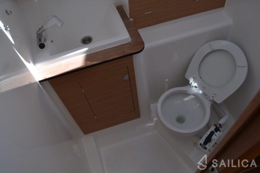 Dufour 460 GL - Yacht Charter Sailica