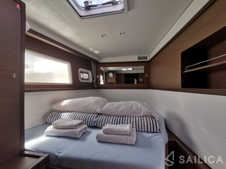 Lagoon 450 S - 4 + 2 cab. - Yacht Charter Sailica