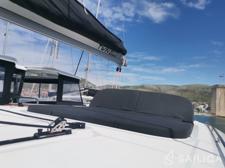 Lagoon 450 S - 4 + 2 cab. - Yacht Charter Sailica