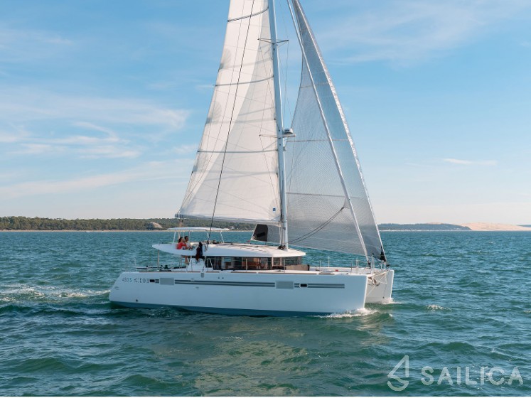 Lagoon 450 S - 4 + 2 cab. - Yacht Charter Sailica