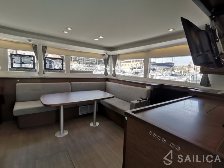 Lagoon 450 S - 4 + 2 cab. - Yacht Charter Sailica