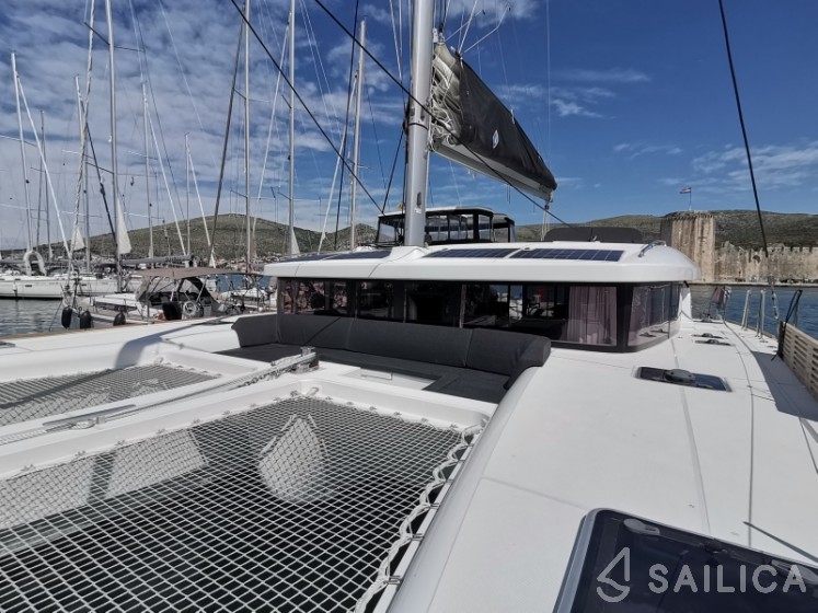 Lagoon 450 S - 4 + 2 cab. - Yacht Charter Sailica