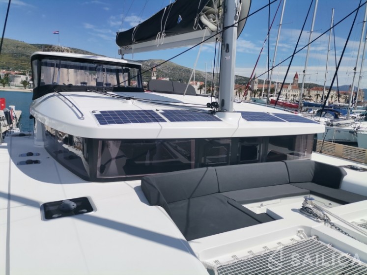 Lagoon 450 S - 4 + 2 cab. - Yacht Charter Sailica