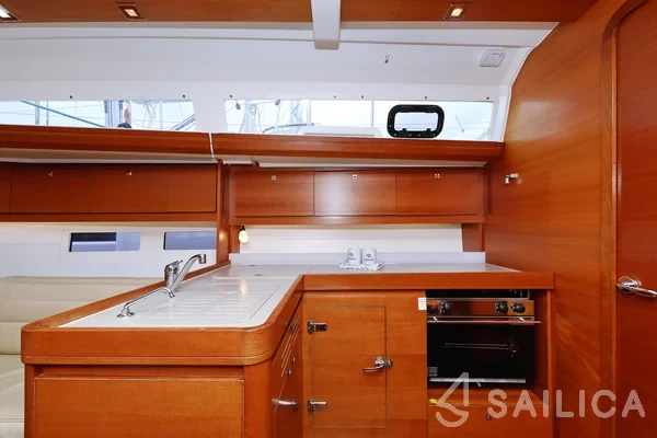 Dufour 412 GL - Yacht Charter Sailica
