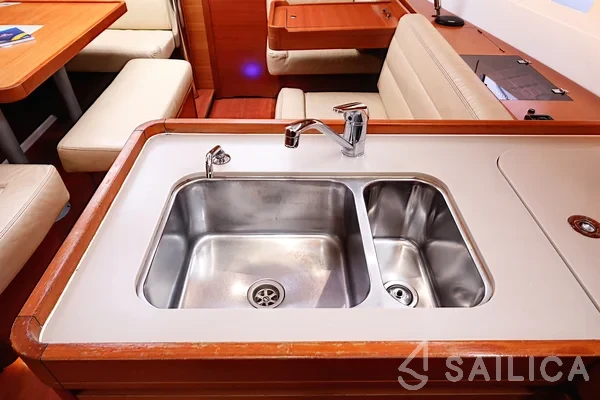 Dufour 412 GL - Yacht Charter Sailica
