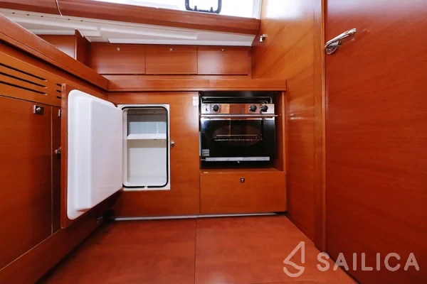 Dufour 412 GL - Yacht Charter Sailica