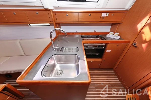 Bavaria 37 Cruiser - Yacht Charter Sailica