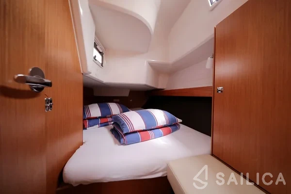 Bavaria 37 Cruiser - Yacht Charter Sailica