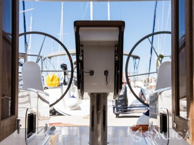 Bavaria 37 Cruiser - Yacht Charter Sailica