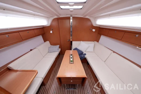 Bavaria 37 Cruiser - Yacht Charter Sailica