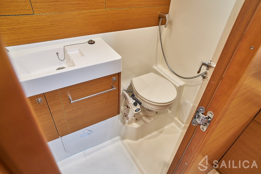 Sun Odyssey 519 - Yacht Charter Sailica