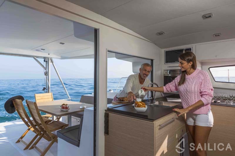 Bali 4.5 - Yacht Charter Sailica