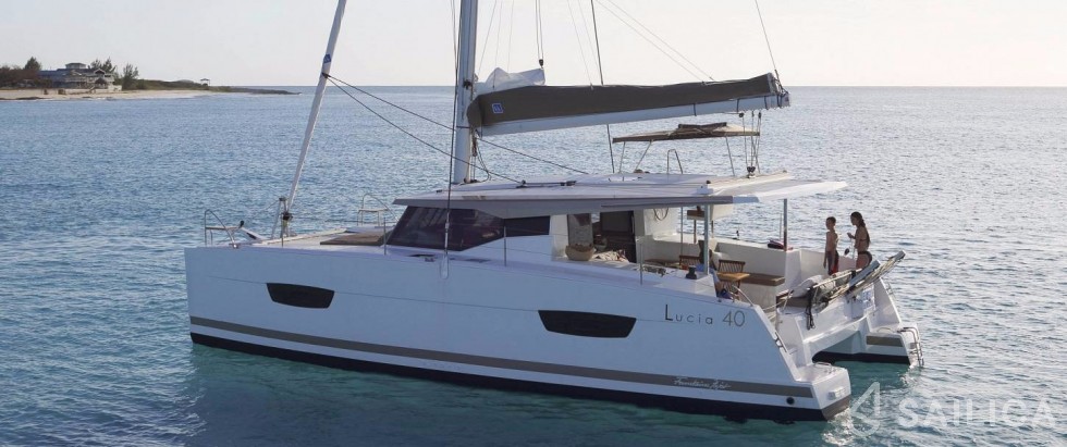 Lucia 40 - 3 cab. - Yacht Charter Sailica