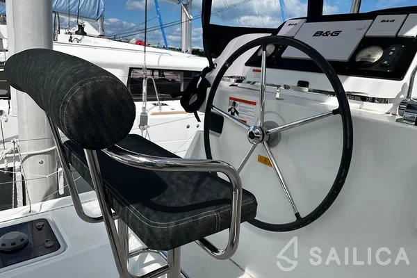 Lagoon 42 - Yacht Charter Sailica