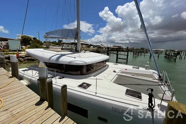 Lagoon 42 - Yacht Charter Sailica