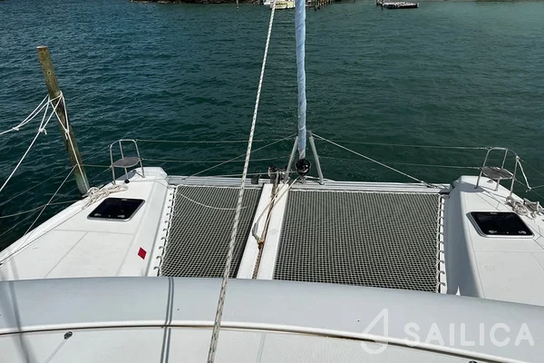 Lagoon 42 - Yacht Charter Sailica
