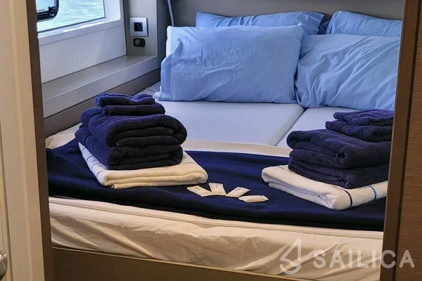 Bali 4.2 - Yacht Charter Sailica