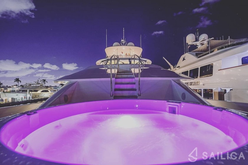 Westport 130 - Yacht Charter Sailica
