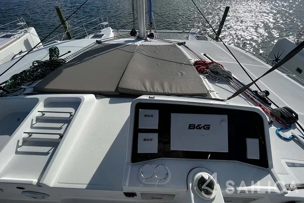 Lagoon 450  Flybridge - Yacht Charter Sailica