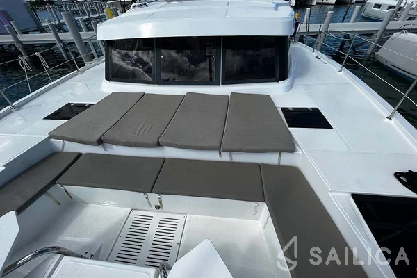 Bali Catspace - Yacht Charter Sailica