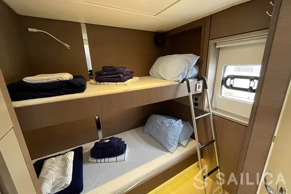 Bali 4.8  - Yacht Charter Sailica