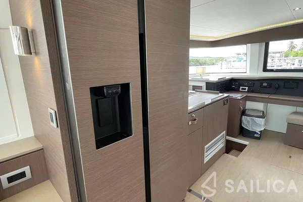 Bali 4.8  - Yacht Charter Sailica