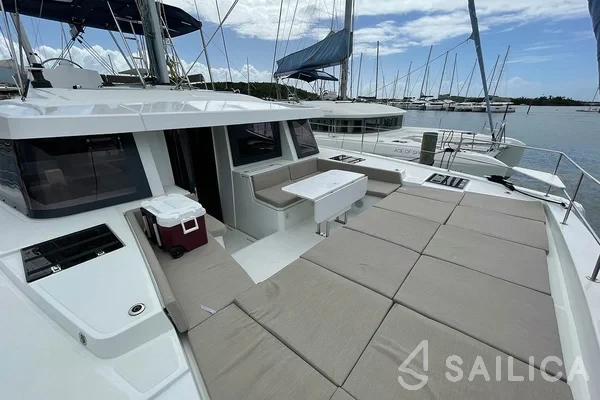 Bali 4.8  - Yacht Charter Sailica