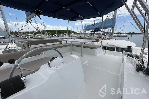 Bali 4.8  - Yacht Charter Sailica