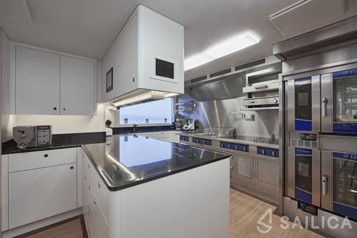 Feadship 198 - Yacht Charter Sailica