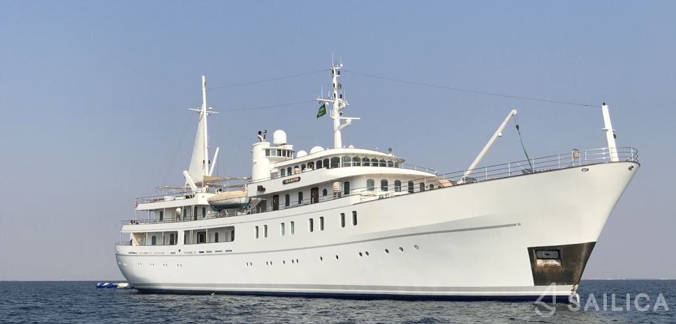 Vuyk en Zonen 70 - Yacht Charter Sailica
