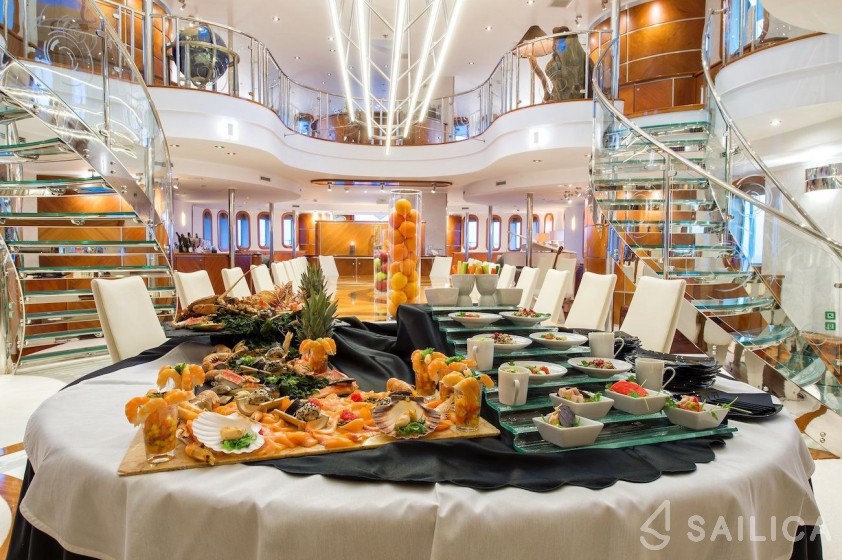 Vuyk en Zonen 70 - Yacht Charter Sailica