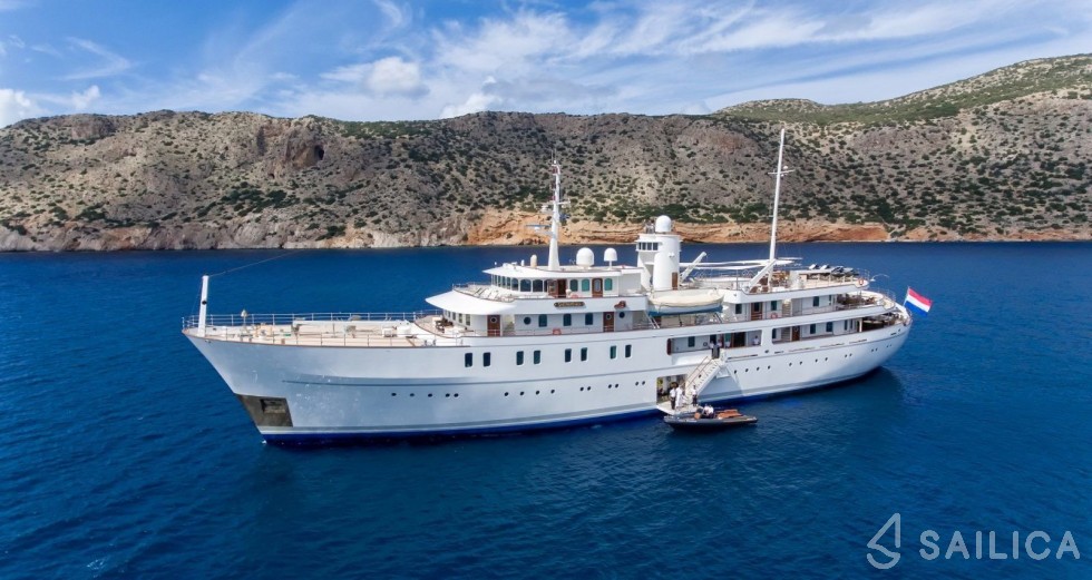 Vuyk en Zonen 70 - Yacht Charter Sailica