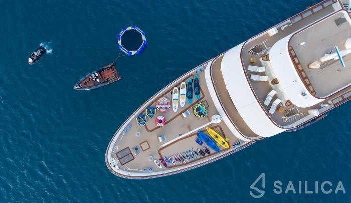 Vuyk en Zonen 70 - Yacht Charter Sailica