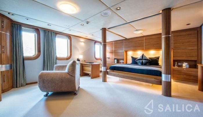 Vuyk en Zonen 70 - Yacht Charter Sailica