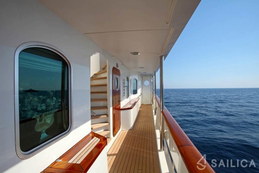 Vuyk en Zonen 70 - Yacht Charter Sailica