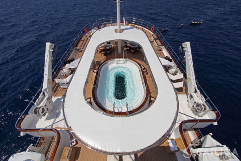 Vuyk en Zonen 70 - Yacht Charter Sailica