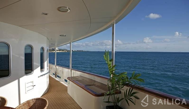 Vuyk en Zonen 70 - Yacht Charter Sailica