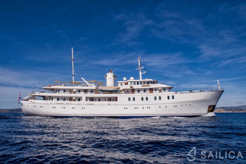 Vuyk en Zonen 70 - Yacht Charter Sailica