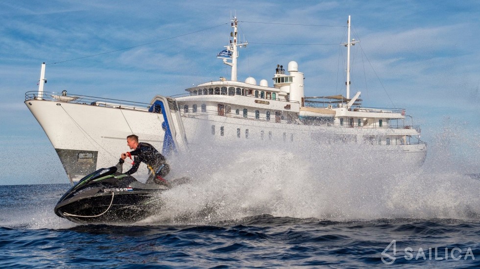 Vuyk en Zonen 70 - Yacht Charter Sailica