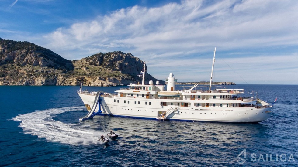 Vuyk en Zonen 70 - Yacht Charter Sailica
