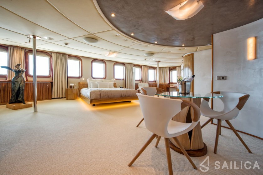 Vuyk en Zonen 70 - Yacht Charter Sailica