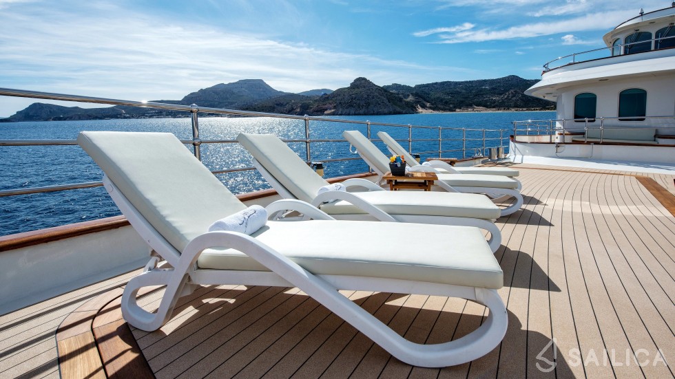 Vuyk en Zonen 70 - Yacht Charter Sailica