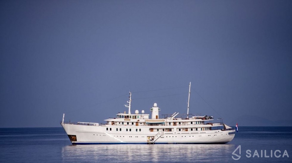 Vuyk en Zonen 70 - Yacht Charter Sailica