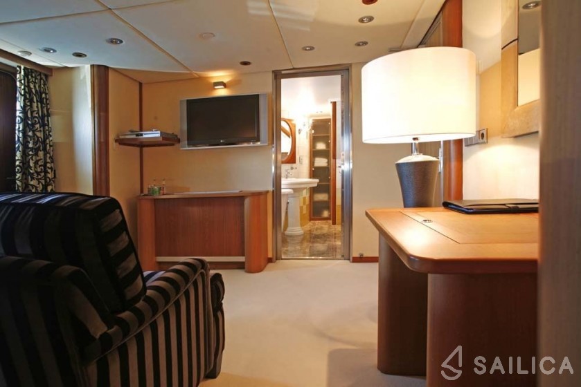 Vuyk en Zonen 70 - Yacht Charter Sailica